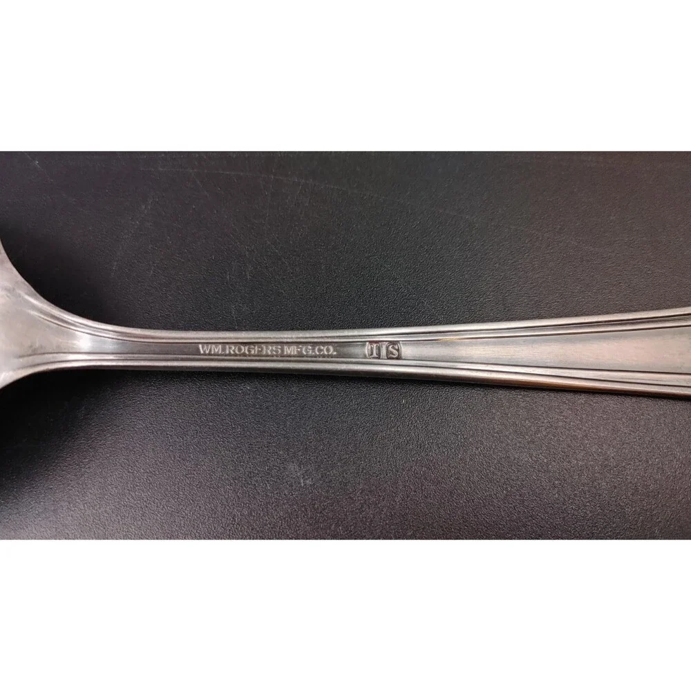 VTG William Rogers MFG Co. Ivanhoe Serving Casserole Berry Spoon Silverplate